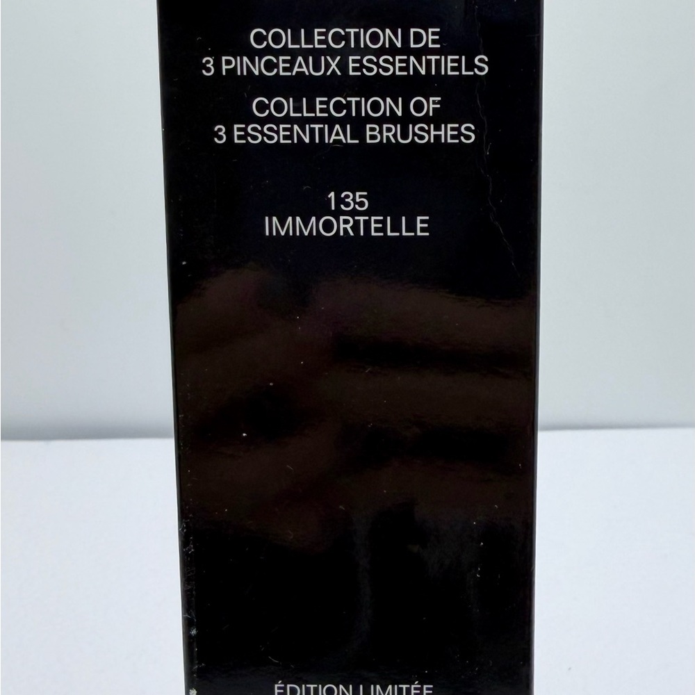 CHANEL Limited Edition Brush Set with Lavender Leather Case - 135 Immortelle NIB - Picture 4 of 9